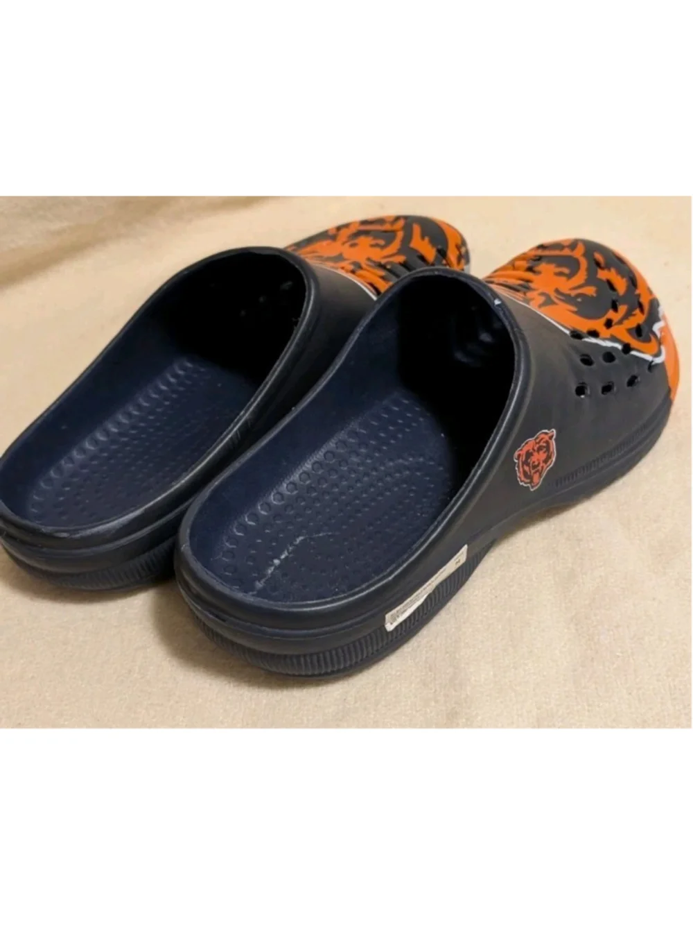 FOCO NFL Men's Chicago Bears 2023 Colorblock Big Logo Clogs Size 9-10 B124